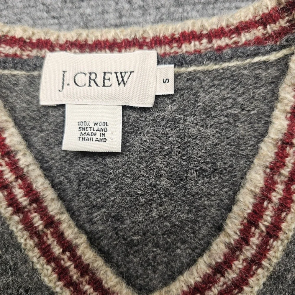 J.Crew Mens Small 100% Shetland Wool V-Neck Sweater Vest Grey Red Stripe Trim